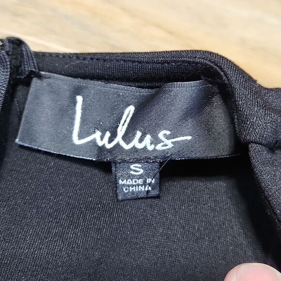 🔺️NWT Lulu's Black Ruched Bodycon Deep Vneck Cocktail Dress Small - Picture 9 of 10